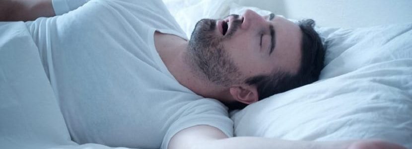 أسباب توقف التنفس أثناء النوم والنوم المركزي